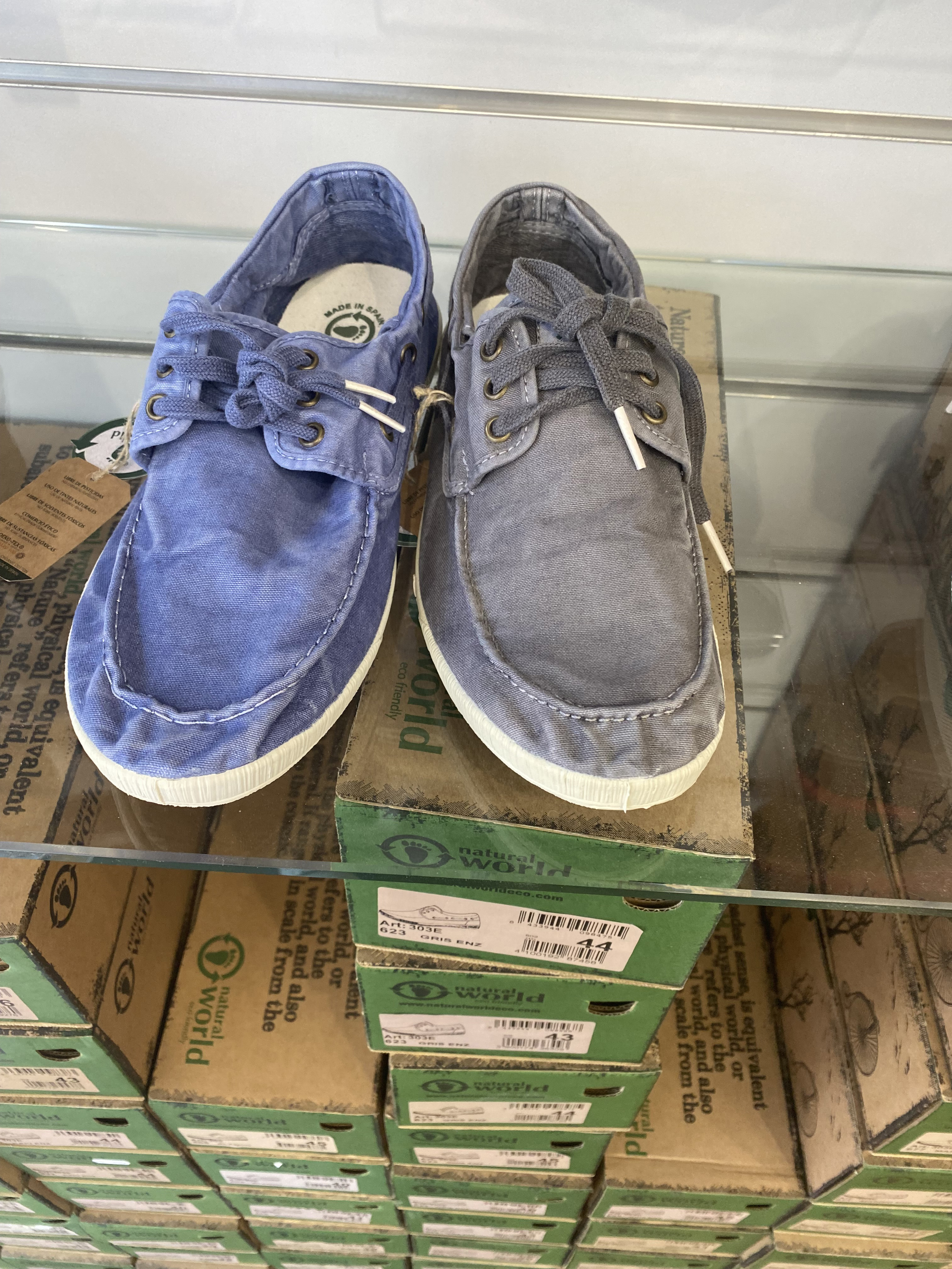 chaussures bateau bleu et gris natural world